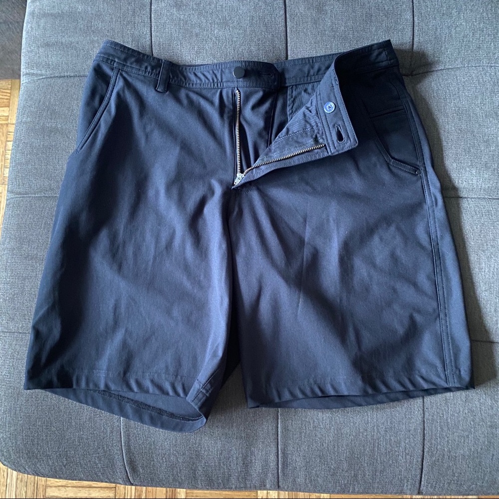 Lululemon shorts (casual) black 9 inseam sz 34